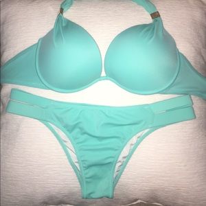 VS teal push-up top and cheeky bikini bottoms 🌊